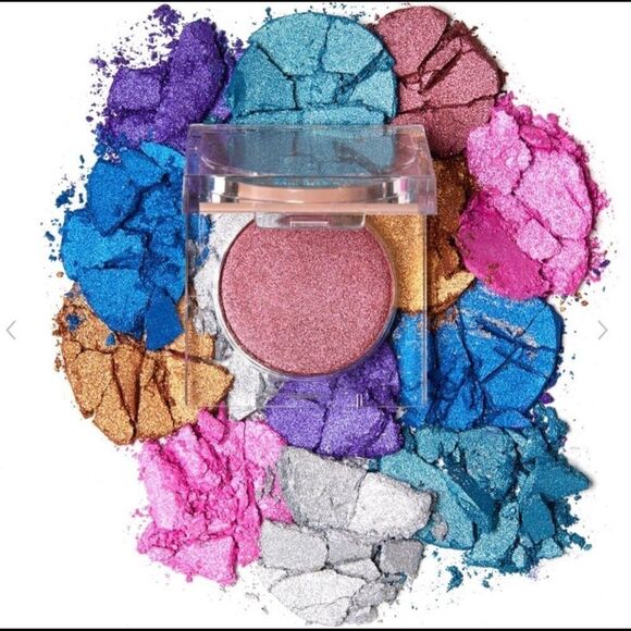 Kkw BEAUTY 2 pc compact Bundle Flashing Lights Mineral Pigments NIB Flashy Sold - Picture 8 of 8